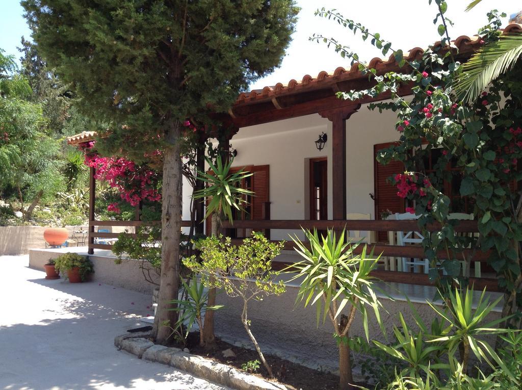 Bungalow Gialova Ngoại thất bức ảnh